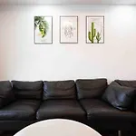 The 1St District, Spacious Apartment/Next Bui Vien