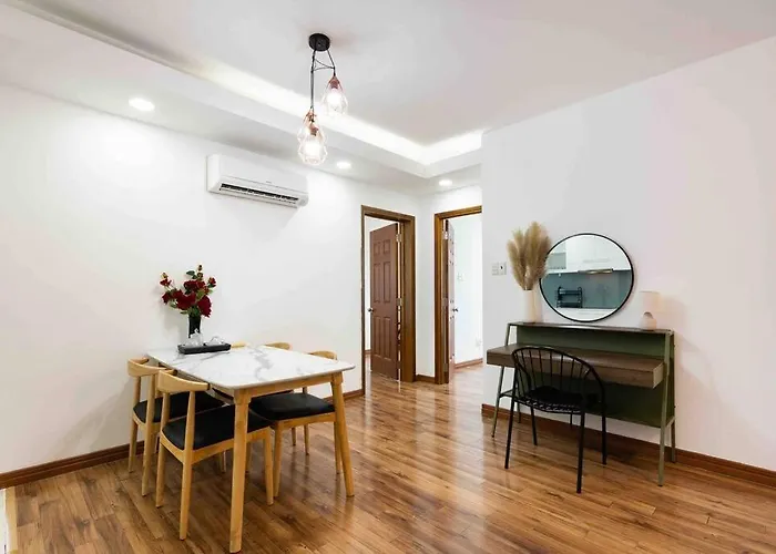 The 1St District, Spacious Apartment/Next Bui Vien