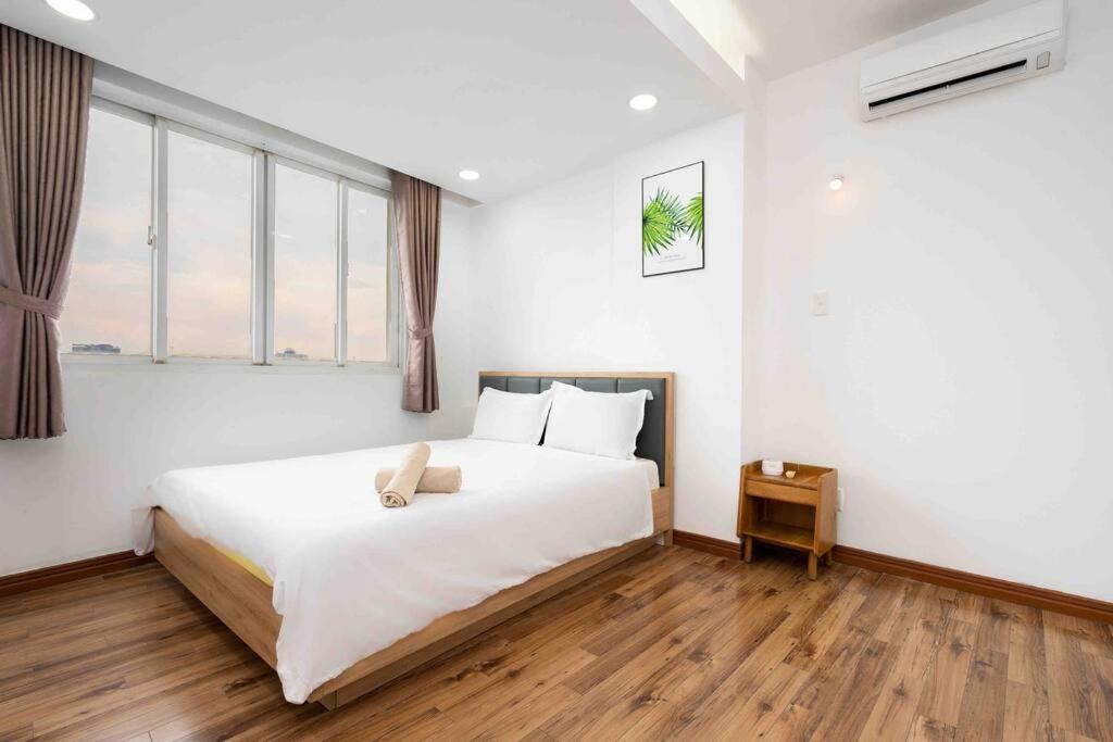 Căn hộ The 1st District, Spacious Apartment/next Bui Vien *