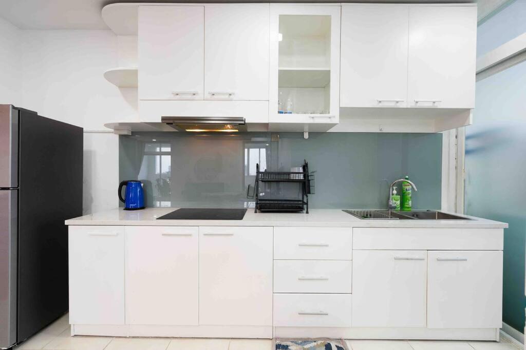 The 1st District, Spacious Apartment/next Bui Vien Căn hộ