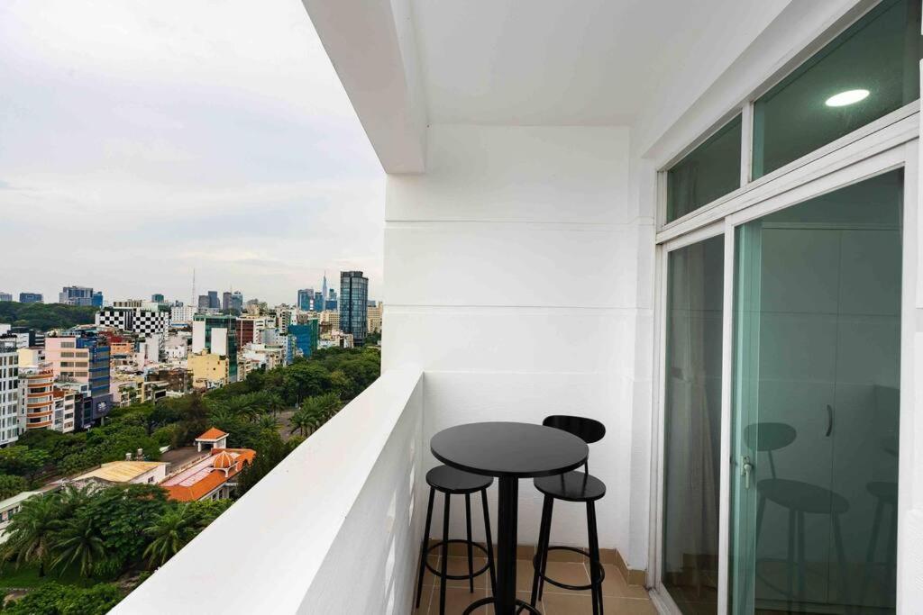 The 1st District, Spacious Apartment/next Bui Vien TP. Hồ Chí Minh
