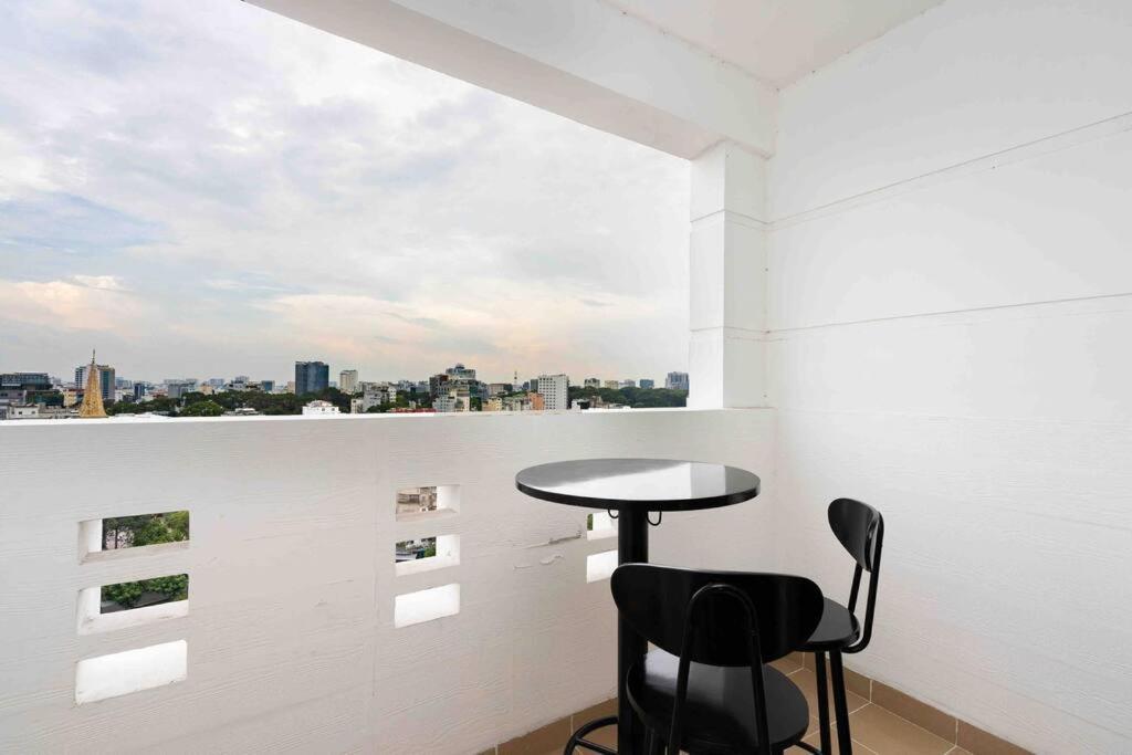 The 1st District, Spacious Apartment/next Bui Vien Căn hộ *