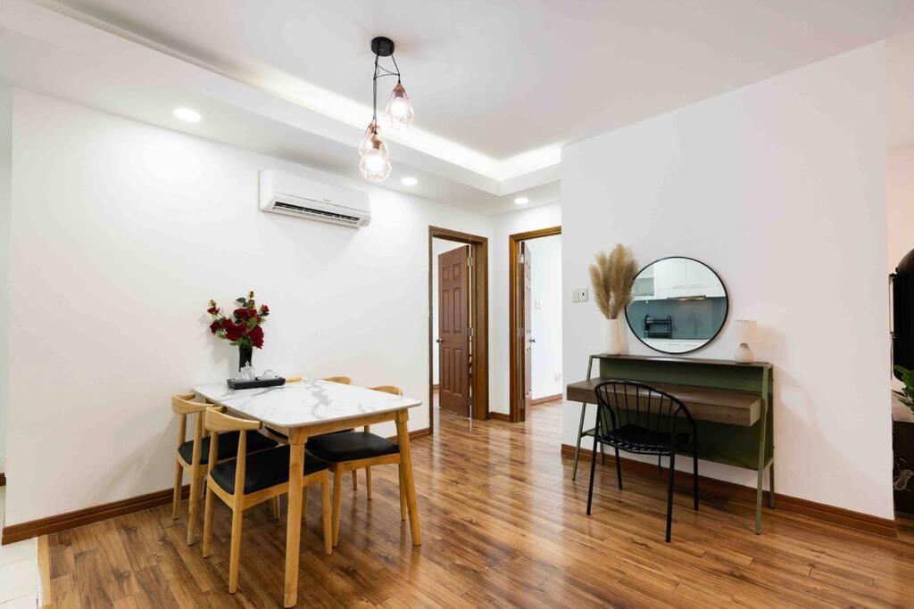 The 1st District, Spacious Apartment/next Bui Vien Căn hộ TP. Hồ Chí Minh