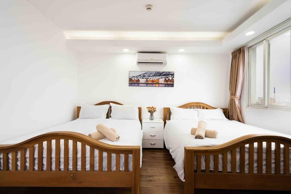 The 1st District, Spacious Apartment/next Bui Vien Căn hộ